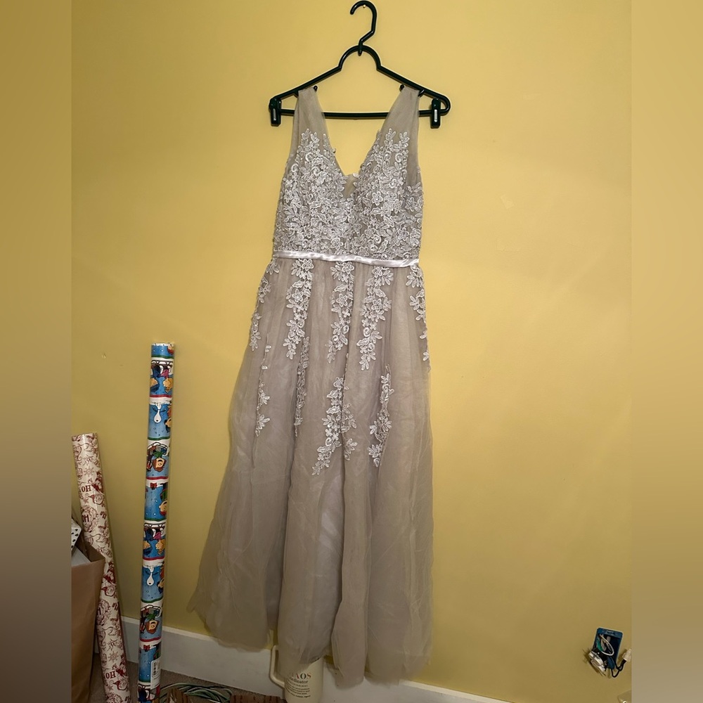 Prom dress grey/silver tulle